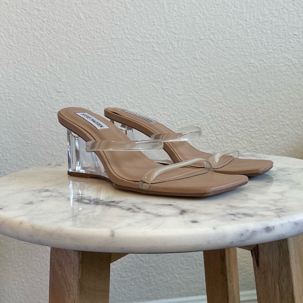 • STEVE MADDEN LAMEZA CLEAR HEELS •